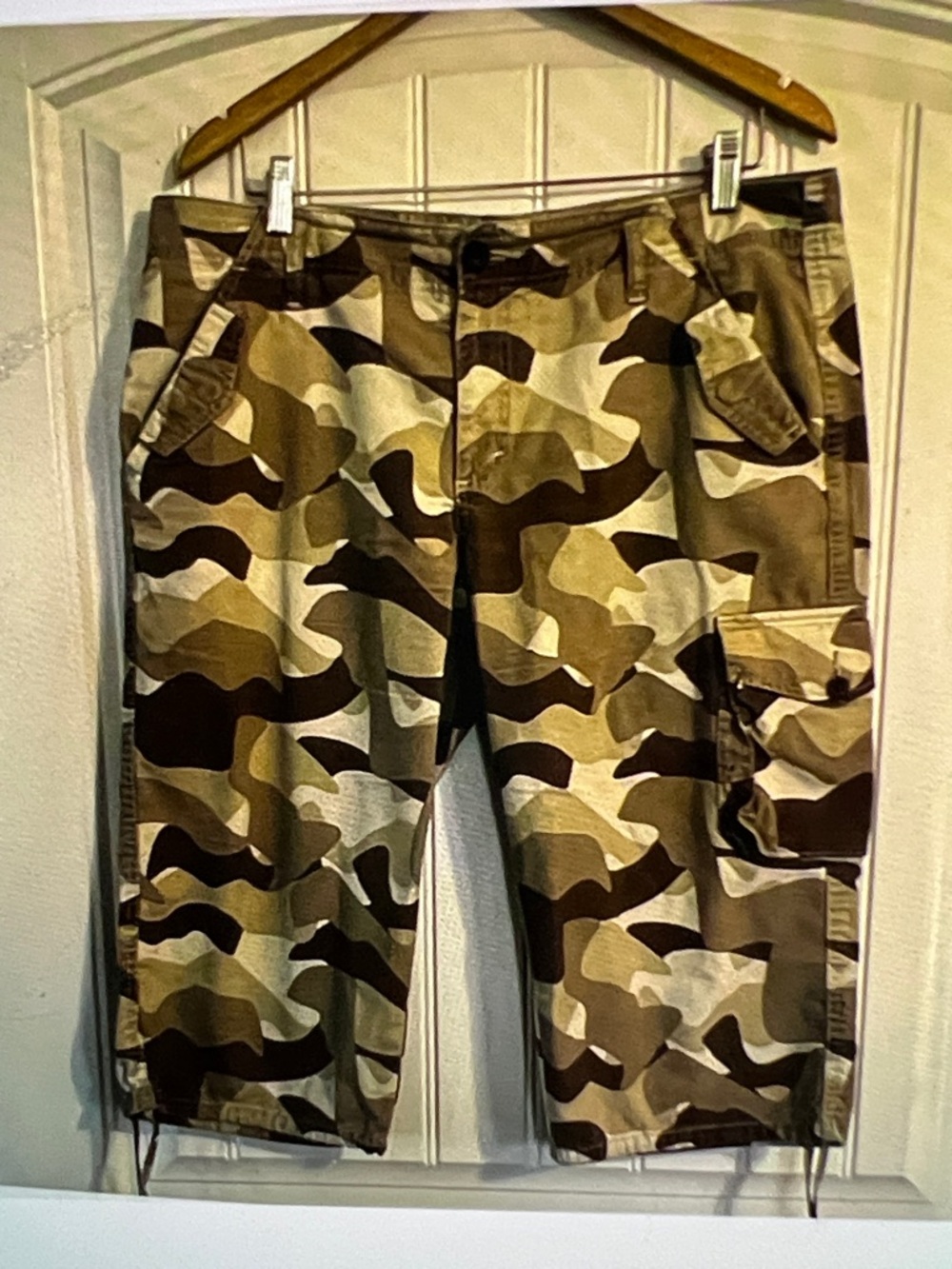 Old Navy Crop Camo Pants
